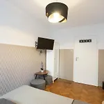 Pensionat Clicktheflat Zurawia Street
