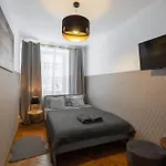 Gasthof Clicktheflat Zurawia Street