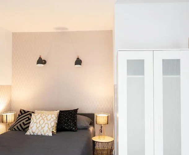 Clicktheflat Zurawia Street Guest house Warsaw