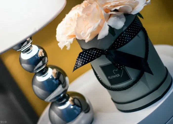 Clicktheflat Zurawia Street Konukevi