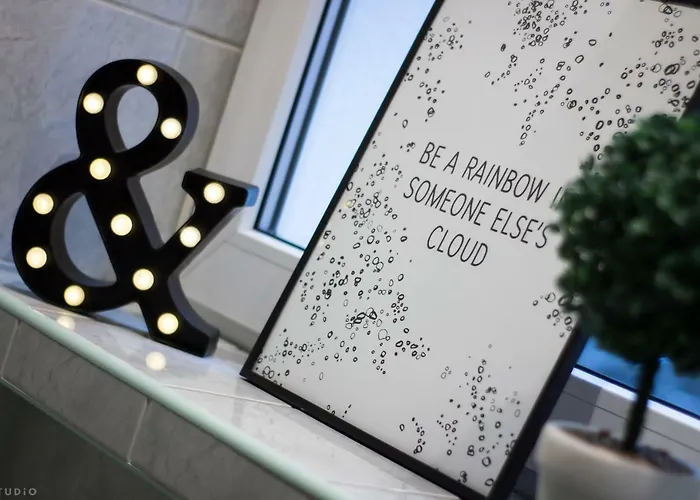 Clicktheflat Zurawia Street Varşova