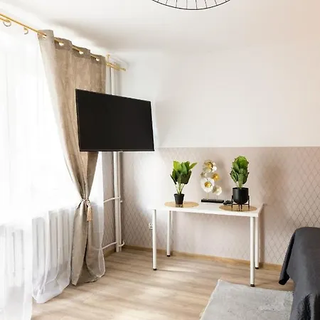 Clicktheflat Zurawia Street