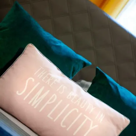 Clicktheflat Zurawia Street ורשה